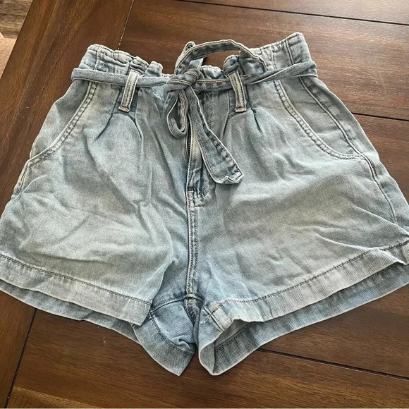American Eagle Outfitters Pants - {American eagle} high waisted paper bag denim shorts